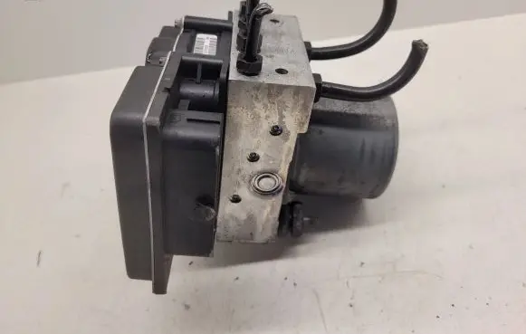 Audi A6 S6 C6 4F ABS Pump 4F0614517A 4F0910517E