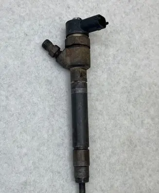 Volvo V70 Fuel injector 0445110251 30750283