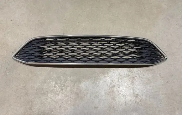 Front bumper lower grill