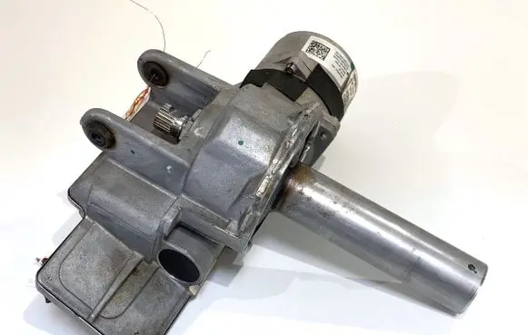 Opel Corsa E Power steering pump 39029689