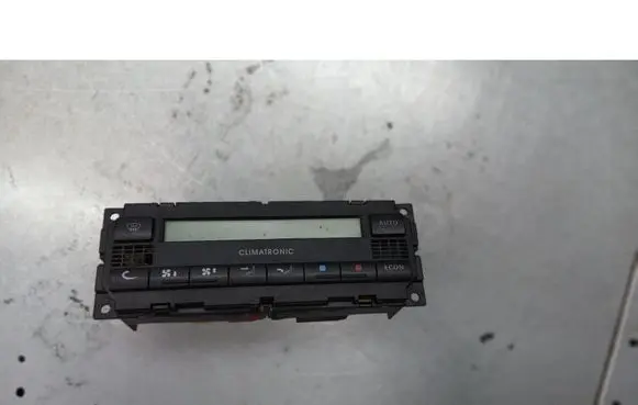 Skoda Octavia Mk1 (1U) Air conditioning/heating control unit PANELSKODA