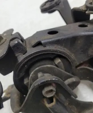 Engine mount bracket