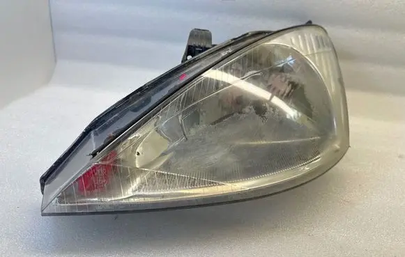 Ford Focus Headlight/headlamp 084311144 084311144L 063301110L