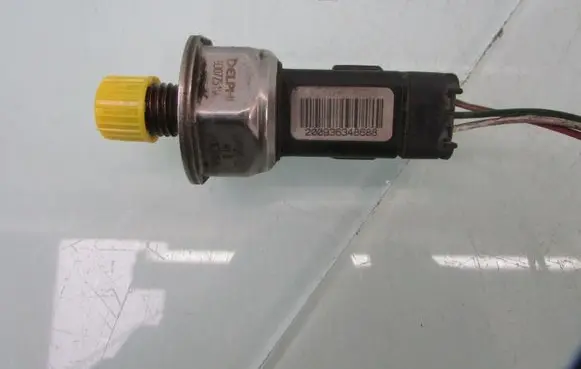 Renault Megane III Fuel pressure sensor 93077511A