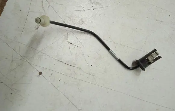 Opel Vivaro Clutch pipe/line 93868395