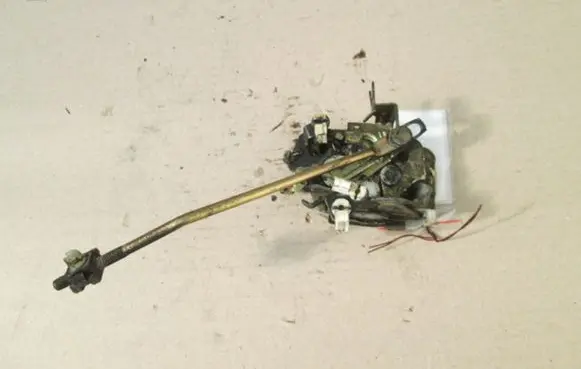 Mazda 323 Front door lock