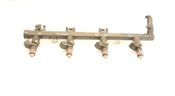 Renault Megane II Fuel main line pipe