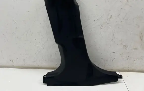 BMW i4 (B) pillar trim (bottom) 7490759