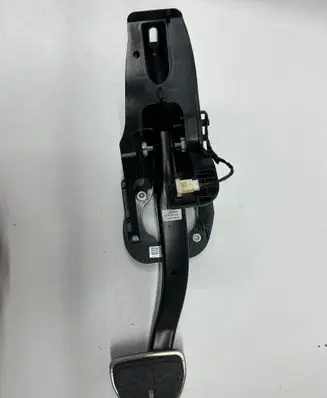 BMW 3 G20 G21 Brake pedal 687428205 SK463182 14145710