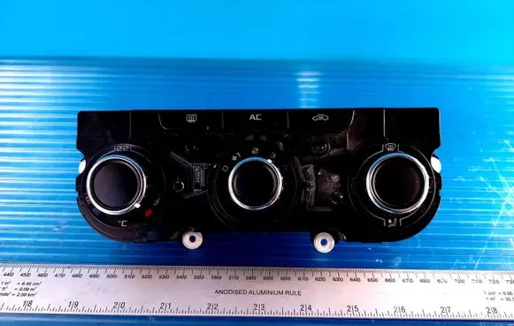 Skoda Octavia Mk2 (1Z) Climate control unit 3T0820047H K0055HB00975220