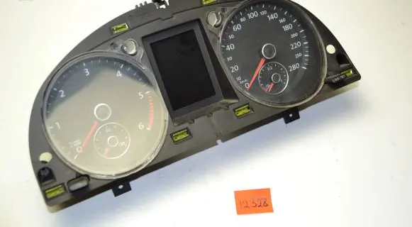 Volkswagen PASSAT CC Speedometer (instrument cluster) 3C8920870A 07052008 204813
