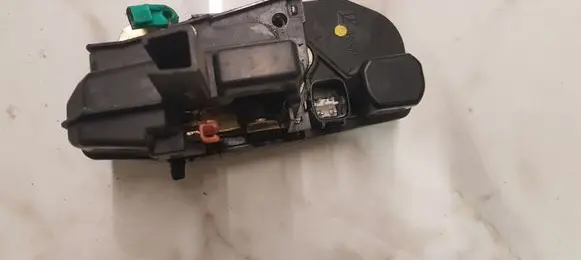Jeep Grand Cherokee (WJ) Rear door lock