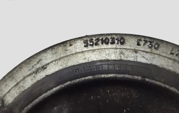 Opel Zafira B Crankshaft pulley 55210310