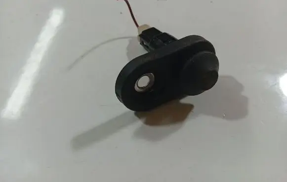 Toyota Avensis T250 Front door sensor 