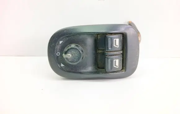 Peugeot 206 Electric window control switch 11530