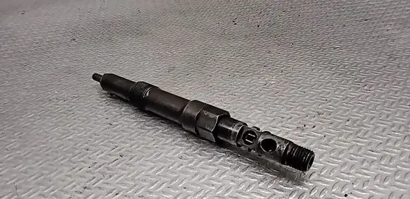 Fuel injector