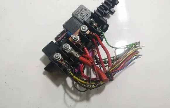 Volkswagen PASSAT B5 Fuse box set SED