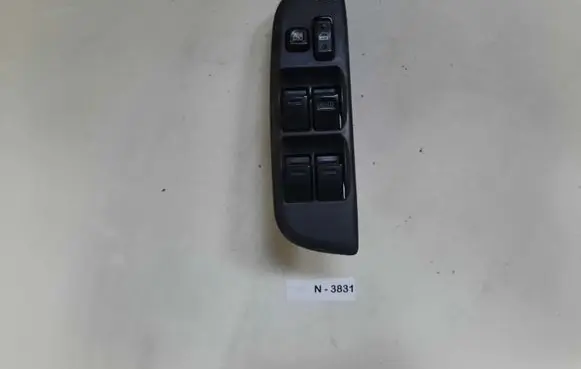 Toyota RAV 4 (XA20) Electric window control switch 8482042130