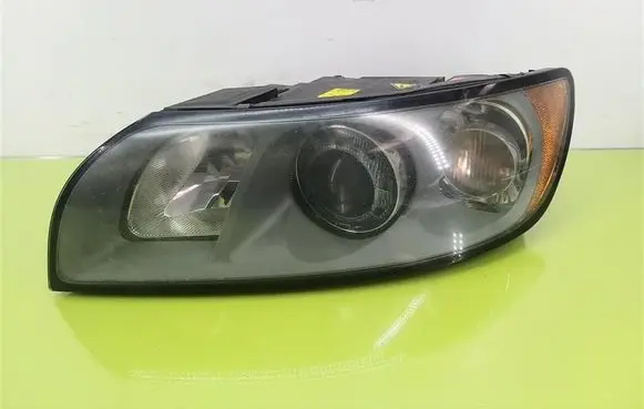 Volvo V50 Headlight/headlamp 30698889