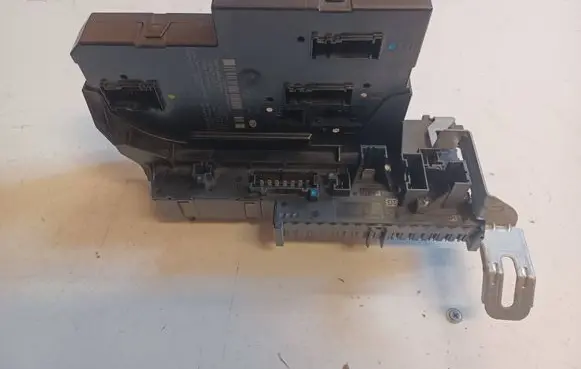 Mercedes-Benz E W212 SAM control unit A2129000004