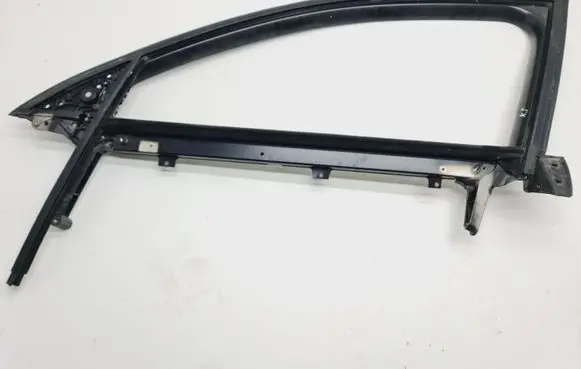 Audi A6 S6 C6 4F Front door window/glass frame 4F0837629