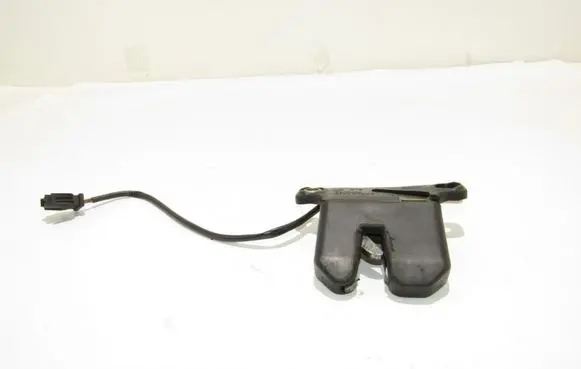 Audi A8 S8 D2 4D Tailgate/trunk/boot lock/catch/latch