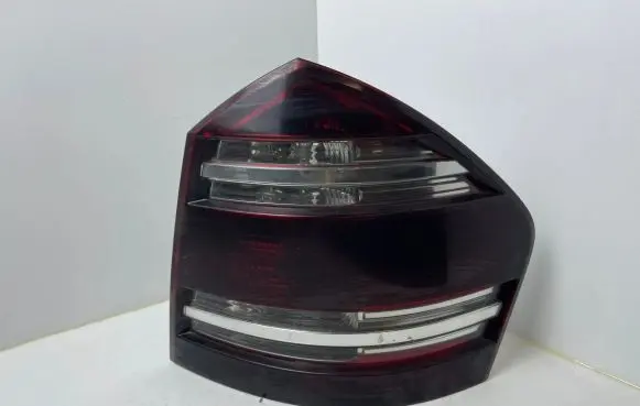 Mercedes-Benz GL X164 Rear/tail lights A1648200564KZ