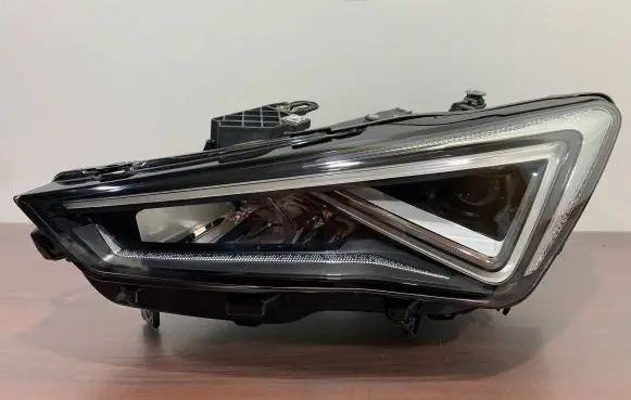 Cupra Formentor Headlight/headlamp 5FH941007E L316842
