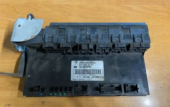 Mercedes-Benz E W211 Fuse module 2115455301 5DK00804727