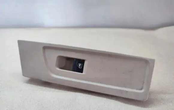 Volkswagen PASSAT B7 Electric window control switch 3AB857858