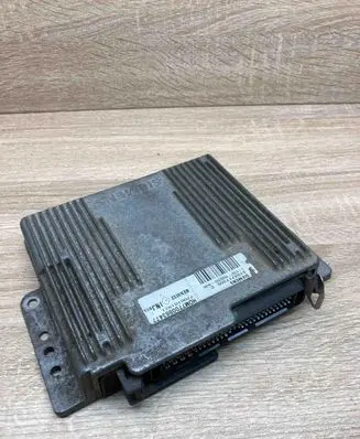 Renault Laguna I Engine control unit/module ECU S103717205C 7700863477