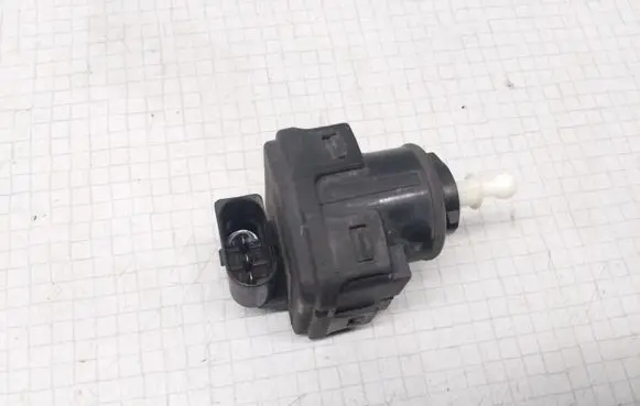 Audi A3 S3 8L Headlight level adjustment motor 00728213