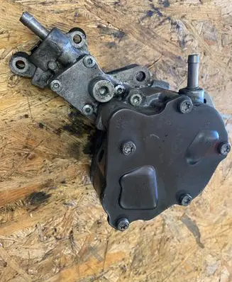 Audi A3 S3 8P Fuel injection high pressure pump 038145209H