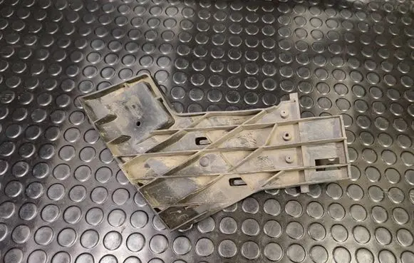 Volvo S60 Front bumper mounting bracket 31323428