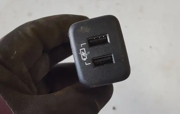 Opel Insignia A USB socket connector 