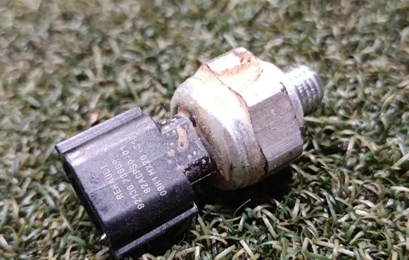 Renault Master III Air conditioning (A/C) pressure sensor 921367866R