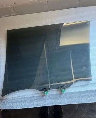 Toyota RAV 4 (XA50) Rear door window glass 43R007953