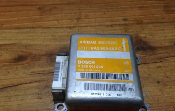 Audi A4 S4 B5 8D Airbag control unit/module 8a0959655c 0285001038