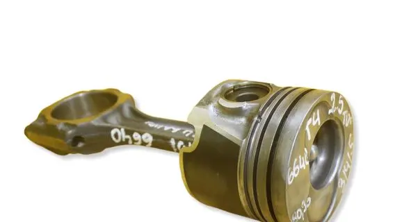 Volkswagen Transporter - Caravelle T4 Piston with connecting rod 6640