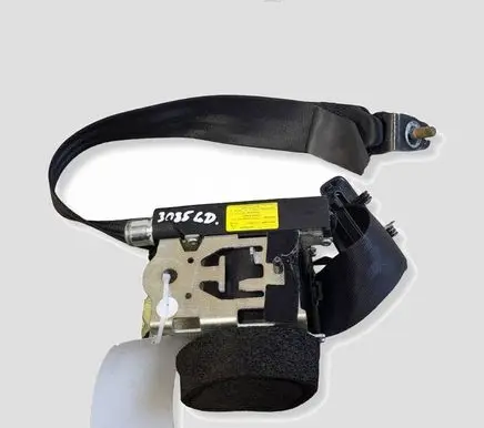 Volvo S60 Rear seatbelt 39813790