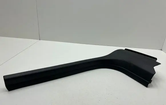 Infiniti Q30 Front sill trim cover A2466805602