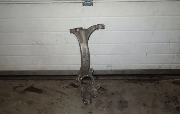 Audi A6 S6 C5 4B Front wheel hub spindle knuckle