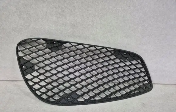 Mercedes-Benz E W212 Front bumper lower grill A2128850224