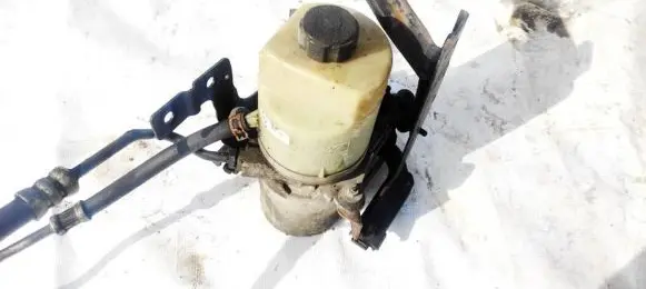 Ford Focus C-MAX Power steering pump