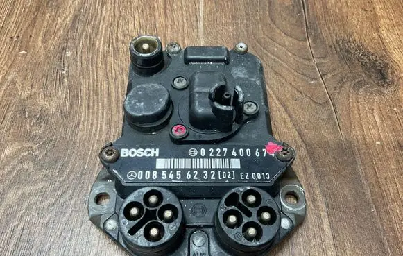 Mercedes-Benz E W124 Ignition amplifier control unit 0085456232 0227400674