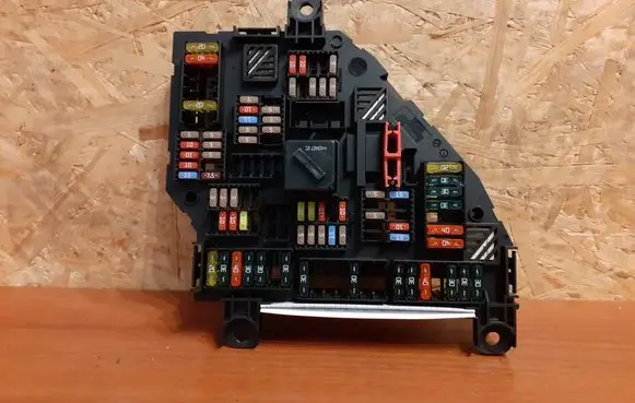 BMW 5 F10 F11 Fuse box set 9264923 9267980