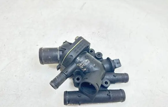 Volvo S40, V40 Engine coolant pipe/hose 8200065390