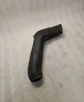 Audi V8 Air intake hose/pipe 077133854C