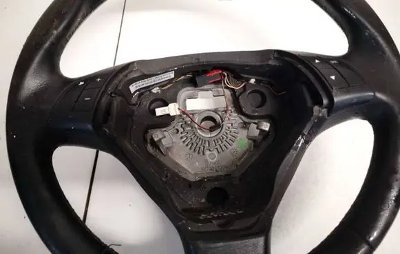 Steering wheel buttons/switches