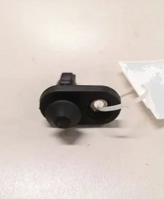 Toyota Avensis T250 Rear door sensor